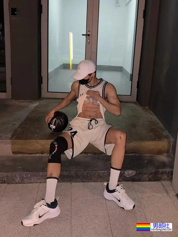 白袜体育生 - 51虹马