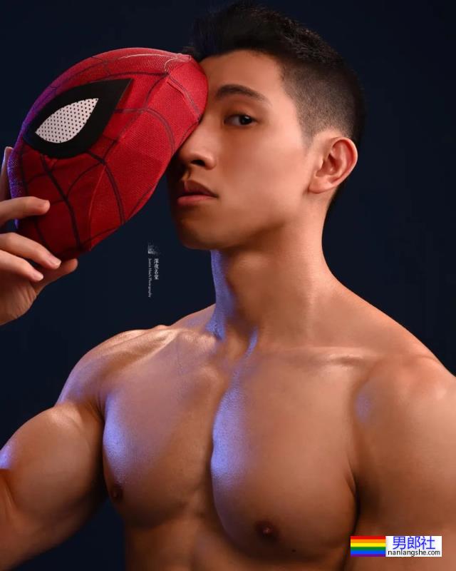 蜘蛛服紧身衣小哥找到了，大长腿公狗腰太色气！ - 51虹马