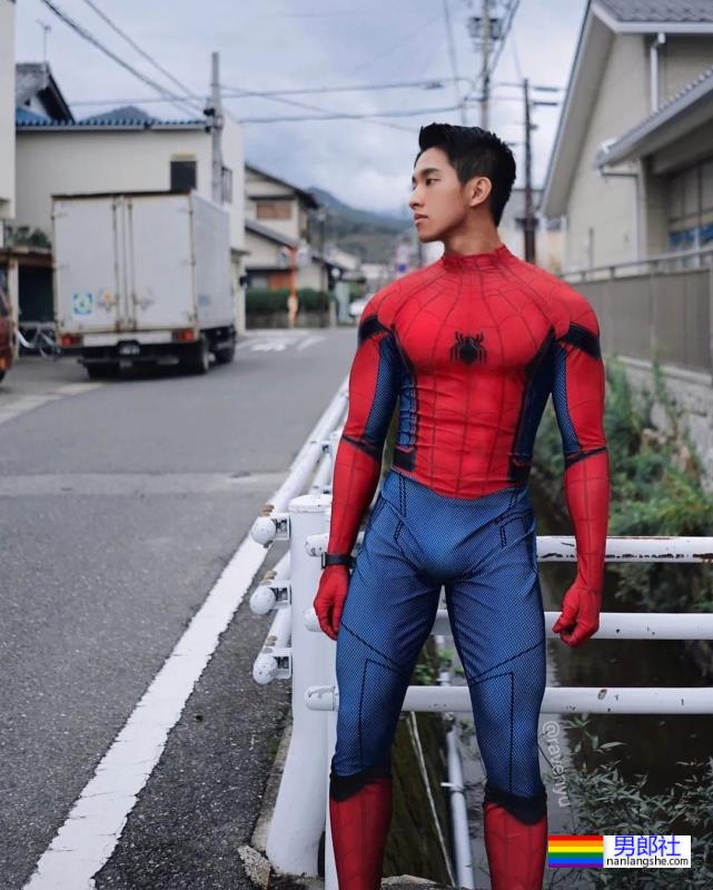 蜘蛛服紧身衣小哥找到了，大长腿公狗腰太色气！ - 51虹马