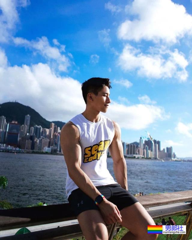 蜘蛛服紧身衣小哥找到了，大长腿公狗腰太色气！ - 51虹马