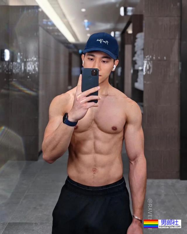 蜘蛛服紧身衣小哥找到了，大长腿公狗腰太色气！ - 51虹马