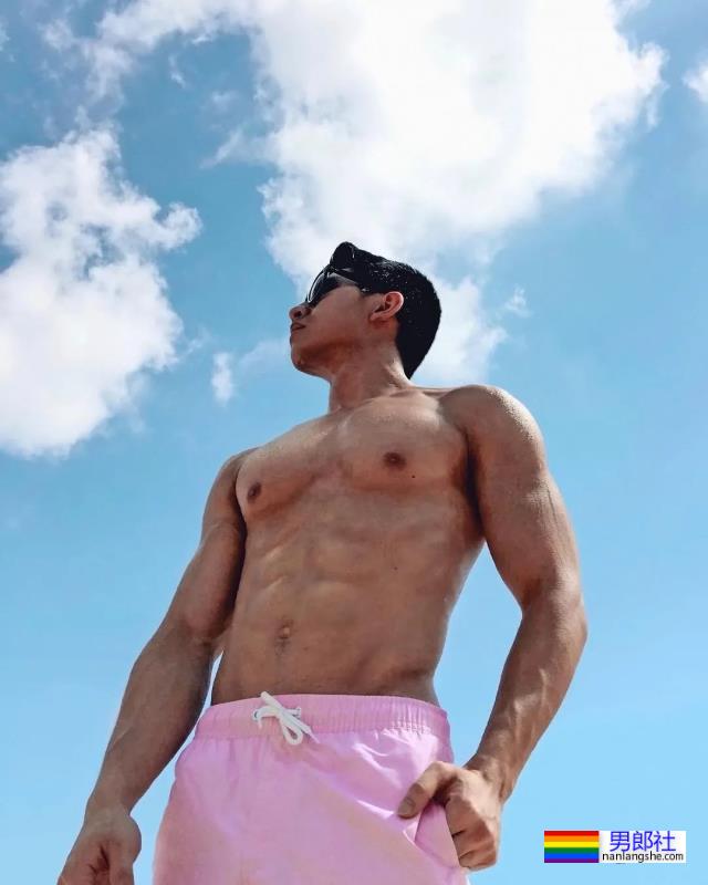 蜘蛛服紧身衣小哥找到了，大长腿公狗腰太色气！ - 51虹马