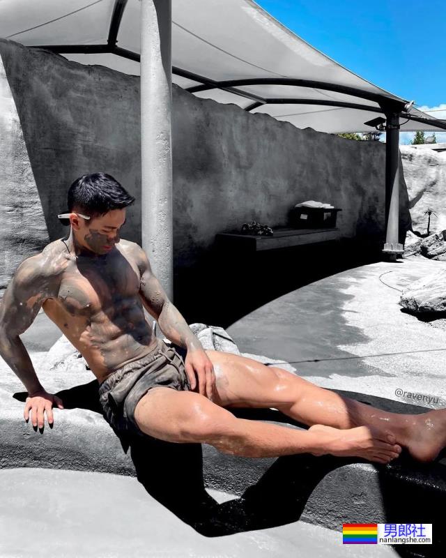 蜘蛛服紧身衣小哥找到了，大长腿公狗腰太色气！ - 51虹马