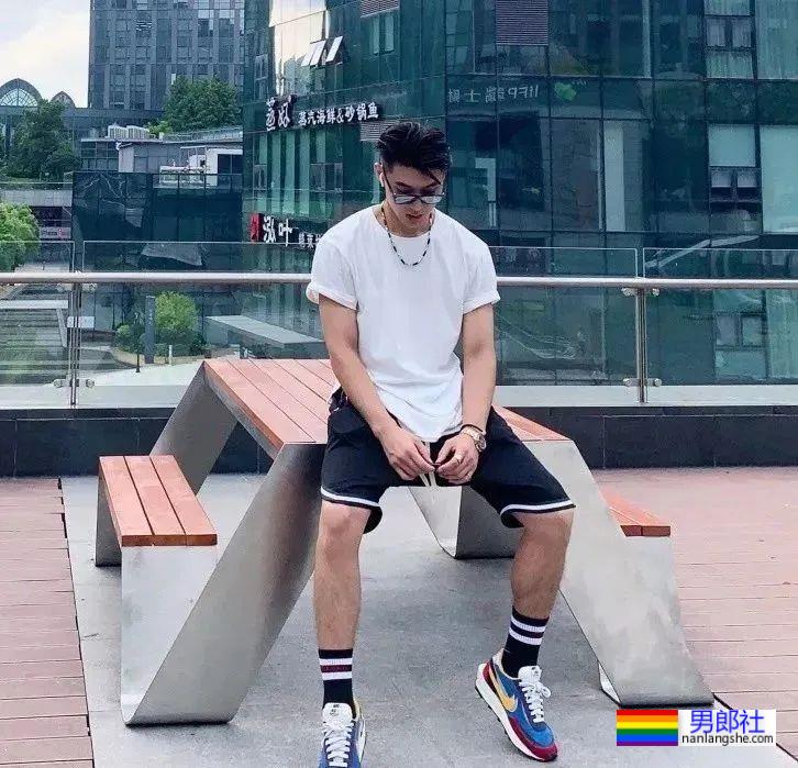 灰裤子东北小哥,身高186CM,太帅了! - 51虹马 灰裤子东北小哥,身高186CM,太帅了! - 51虹马