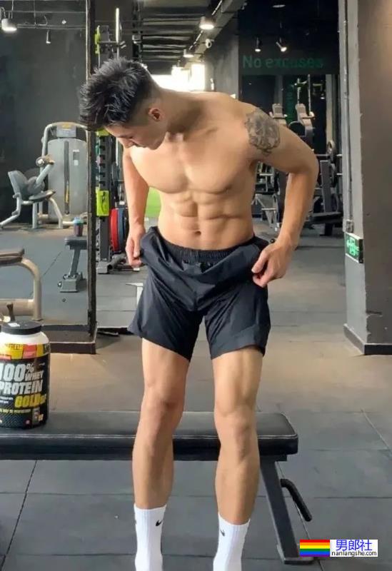 灰裤子东北小哥,身高186CM,太帅了! - 51虹马 灰裤子东北小哥,身高186CM,太帅了! - 51虹马