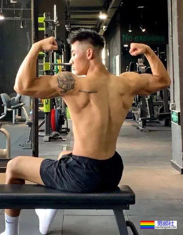 灰裤子东北小哥,身高186CM,太帅了! - 51虹马 灰裤子东北小哥,身高186CM,太帅了! - 51虹马