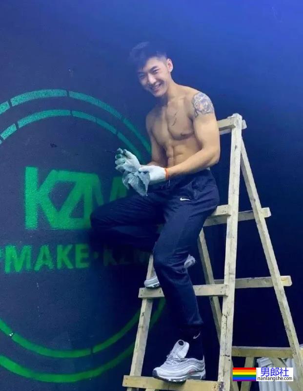 灰裤子东北小哥,身高186CM,太帅了! - 51虹马 灰裤子东北小哥,身高186CM,太帅了! - 51虹马