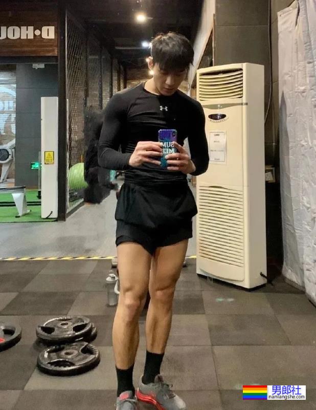 灰裤子东北小哥,身高186CM,太帅了! - 51虹马 灰裤子东北小哥,身高186CM,太帅了! - 51虹马