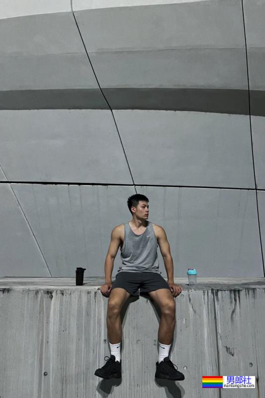 帅气小哥 - 51虹马