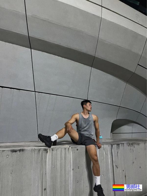 帅气小哥 - 51虹马