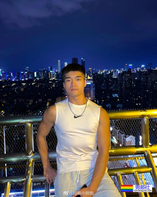 帅气小哥 - 51虹马