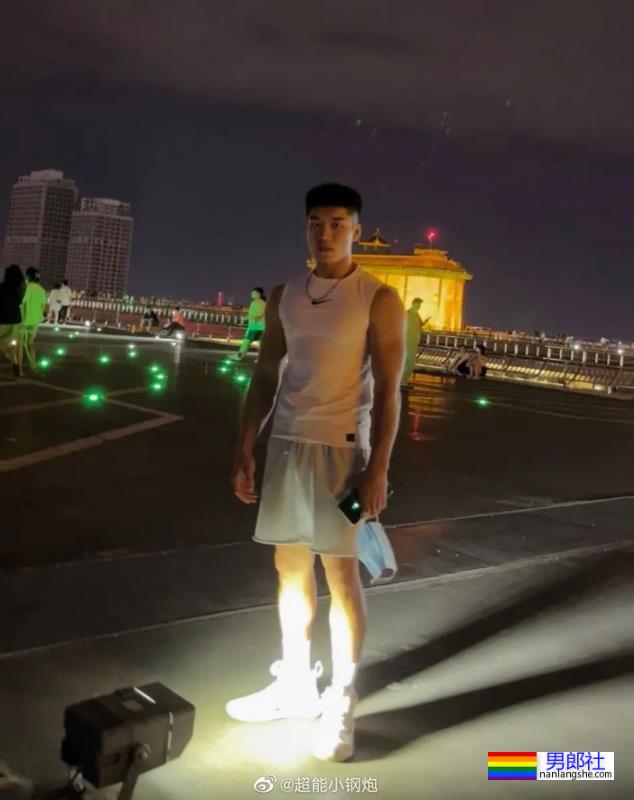 帅气小哥 - 51虹马