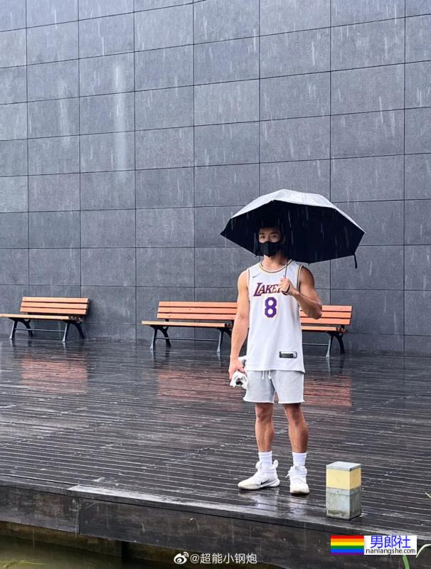 帅气小哥 - 51虹马