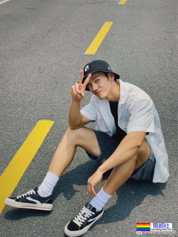 帅气小哥 - 51虹马