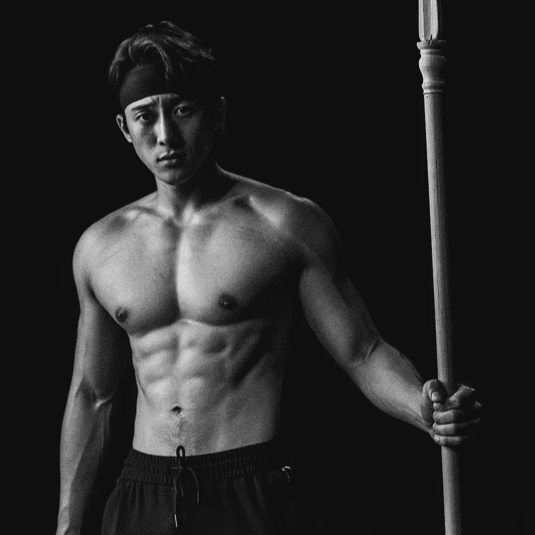 身高189cm的大长腿肌肉帅哥 - 51虹马