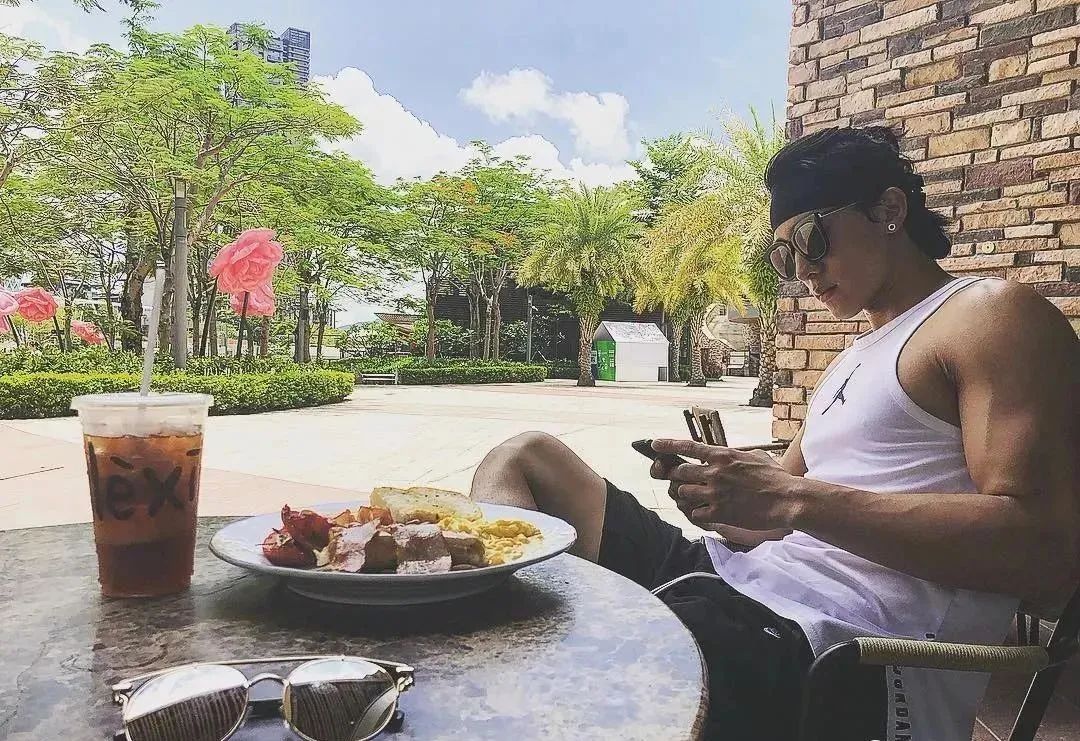 身高189cm的大长腿肌肉帅哥 - 51虹马