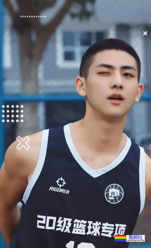 19岁寸头体育生小哥-51虹马