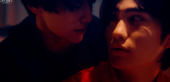 《8.2秒的法则》一个没有恋爱经验的男孩，想在8.2秒找到初恋的故事-51虹马