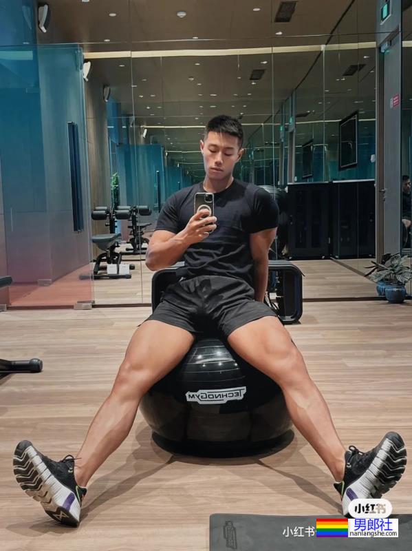 肌肉小鲜肉 - 51虹马