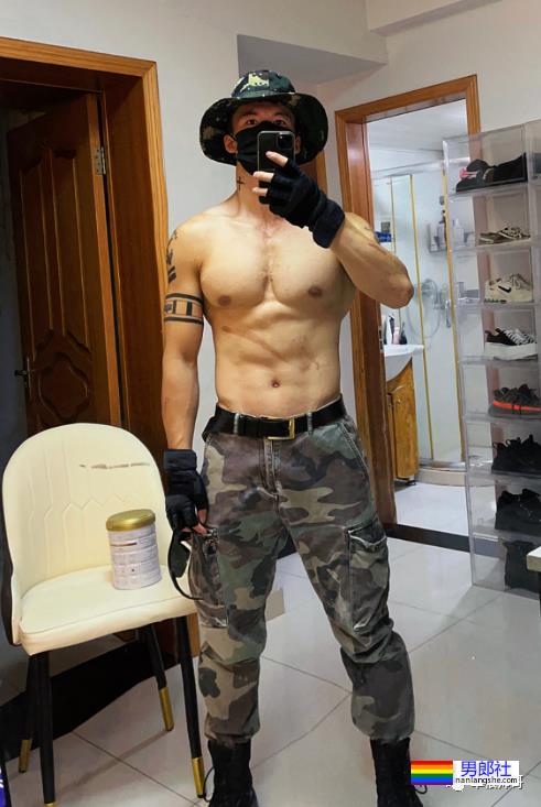 浴霸坏了来了个工人修理，他脱衣服干嘛？ - 51虹马