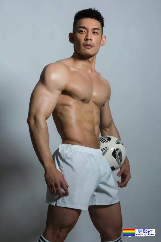 胸肌大腹毛旺盛的足球爷们，到底可以有多Man？ - 51虹马