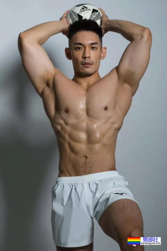 胸肌大腹毛旺盛的足球爷们，到底可以有多Man？ - 51虹马