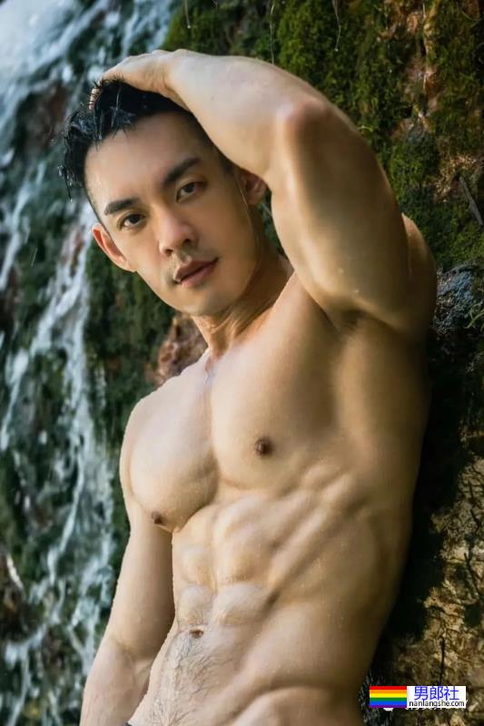 胸肌大腹毛旺盛的足球爷们，到底可以有多Man？ - 51虹马