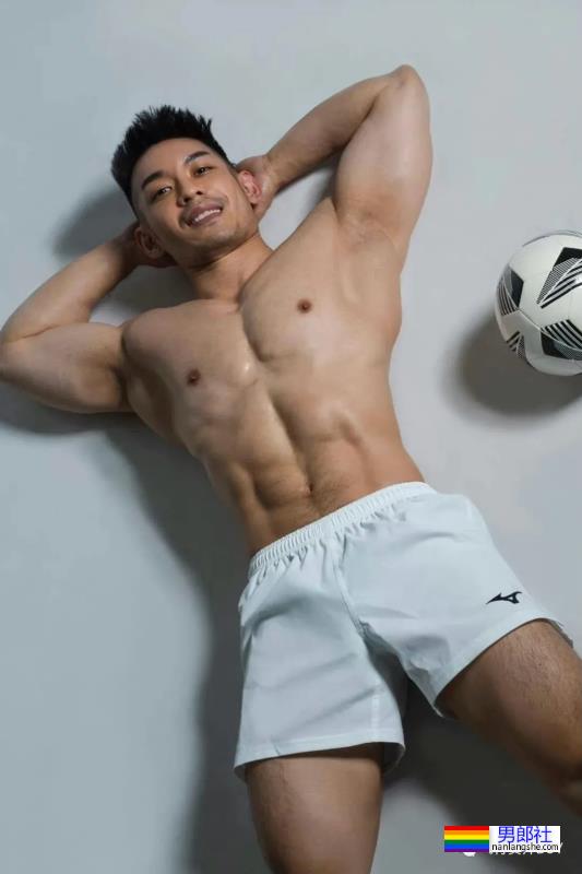 胸肌大腹毛旺盛的足球爷们，到底可以有多Man？ - 51虹马