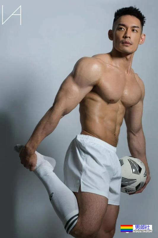 胸肌大腹毛旺盛的足球爷们，到底可以有多Man？ - 51虹马