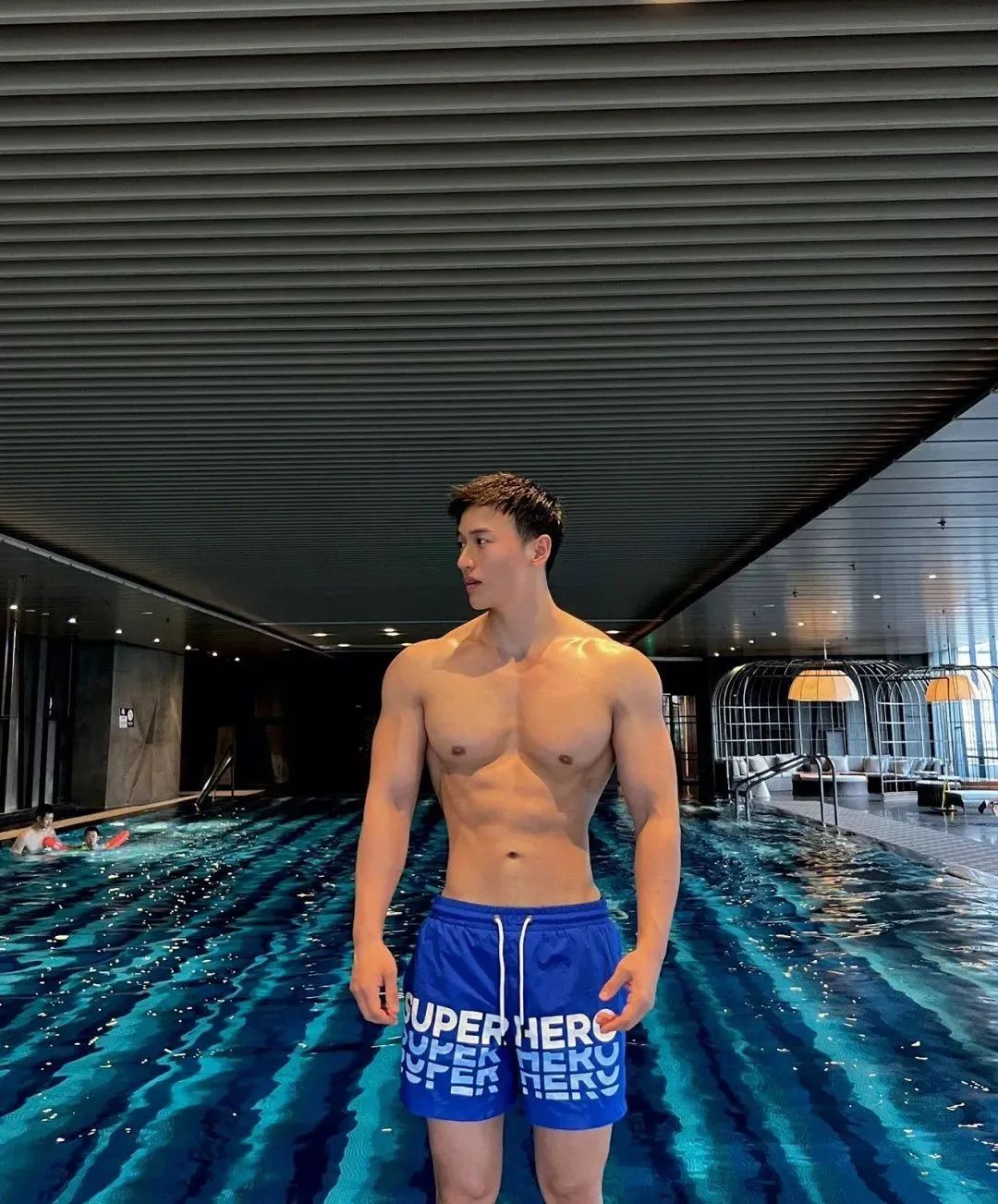 185CM大长腿肌肉男 - 51虹马