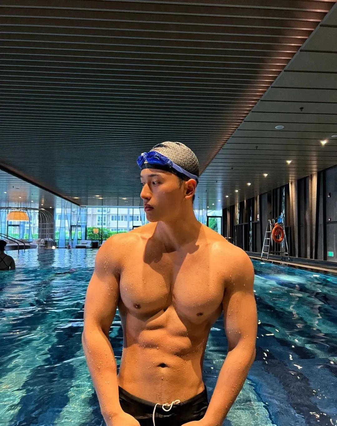 185CM大长腿肌肉男 - 51虹马