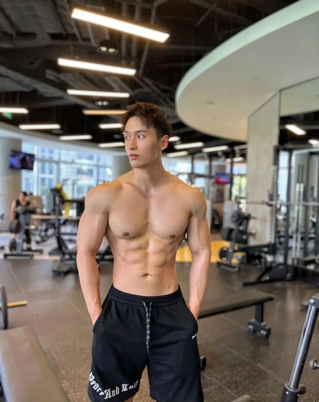 185CM大长腿肌肉男 - 51虹马