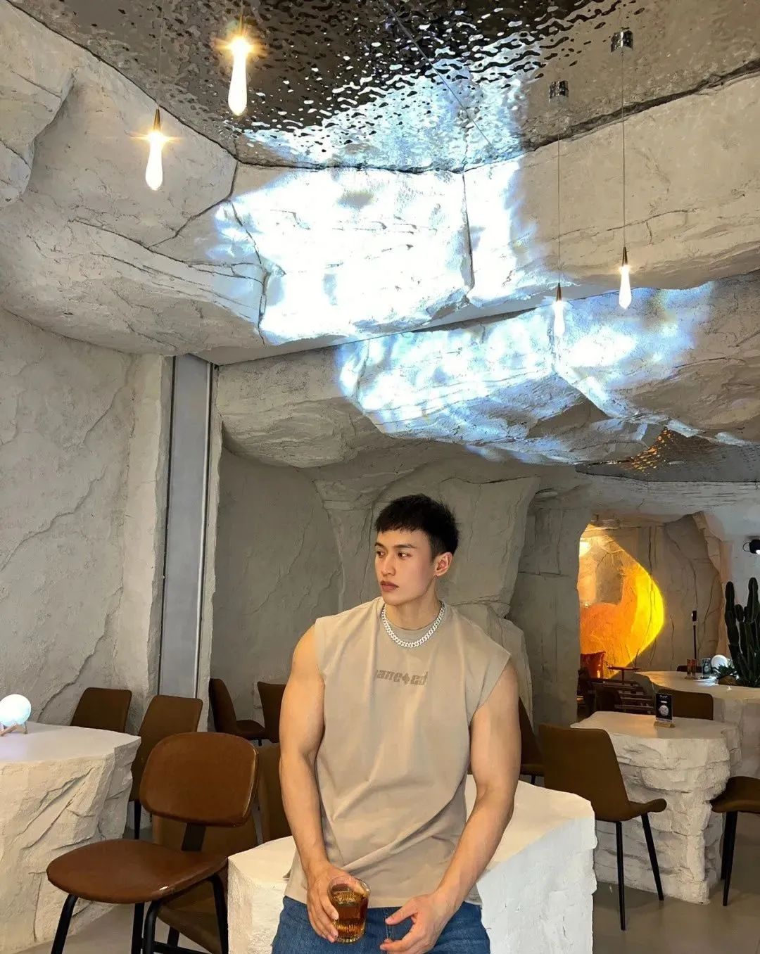 185CM大长腿肌肉男 - 51虹马