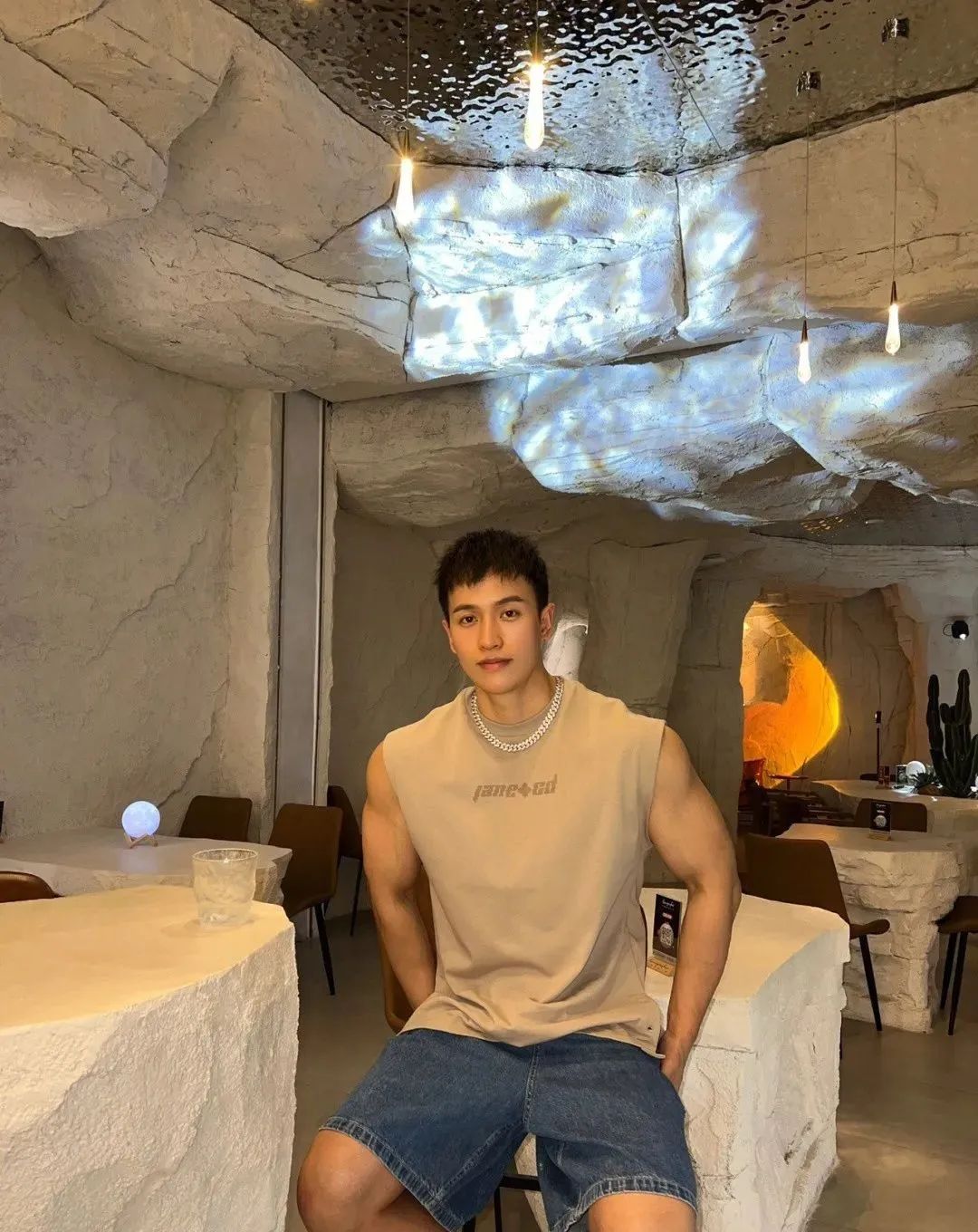 185CM大长腿肌肉男 - 51虹马