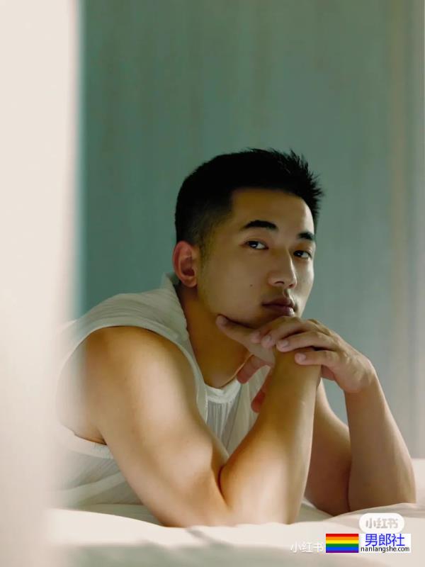 白衣少年 - 51虹马