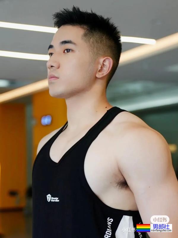 白衣少年 - 51虹马