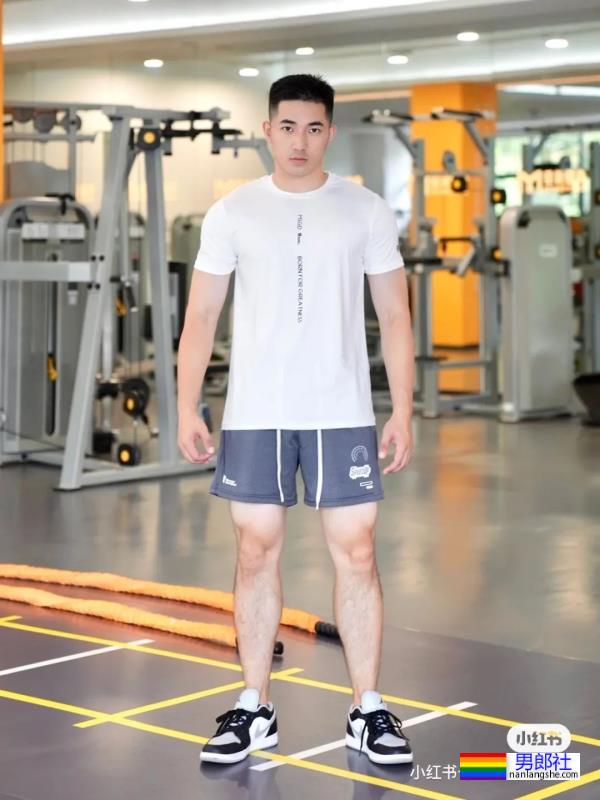 白衣少年 - 51虹马