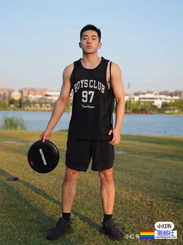 白衣少年 - 51虹马