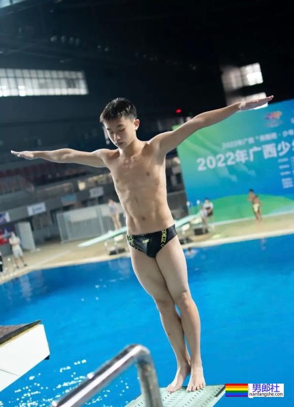 2022广西跳水比赛上的少年，发育太好了-51虹马