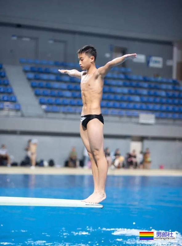 2022广西跳水比赛上的少年，发育太好了 - 51虹马