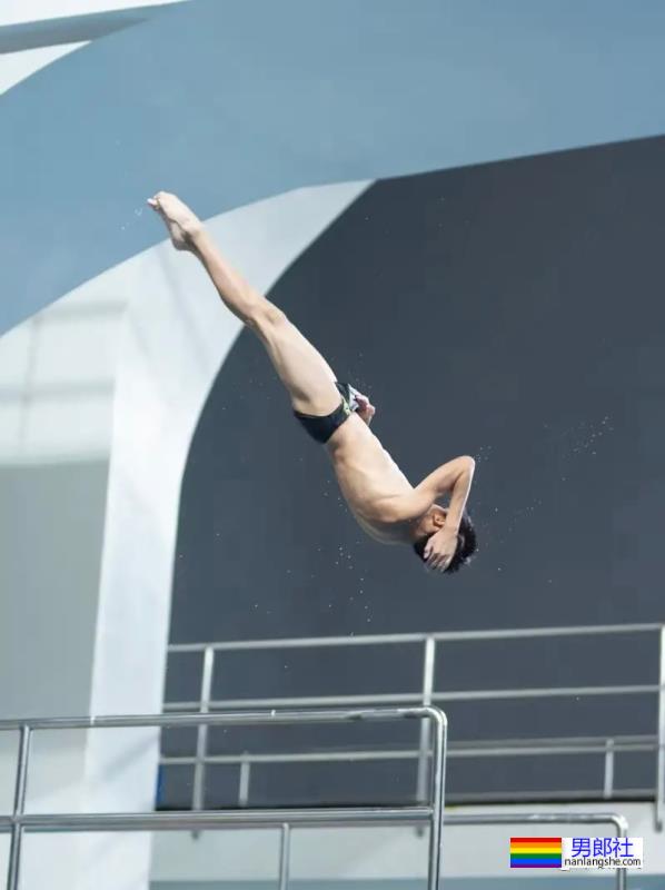 2022广西跳水比赛上的少年，发育太好了 - 51虹马