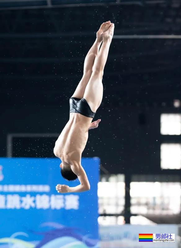 2022广西跳水比赛上的少年，发育太好了 - 51虹马