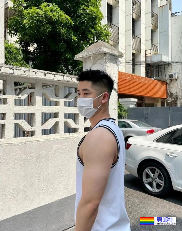 绿茵场上的白袜体育生 - 51虹马