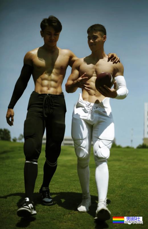 重庆橄榄球小哥拍写真大片，网友：想变成那个橄榄球…… - 51虹马