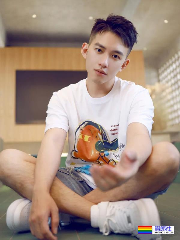 干净帅气的小哥哥，这也太帅了吧！-51虹马