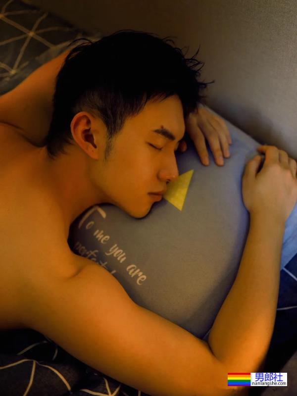 干净帅气的小哥哥，这也太帅了吧！ - 51虹马