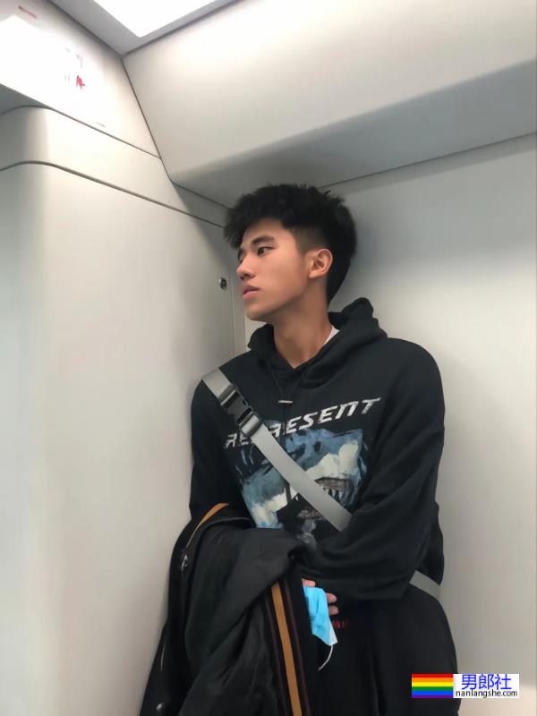 麟杰与21岁程序员 - 51虹马