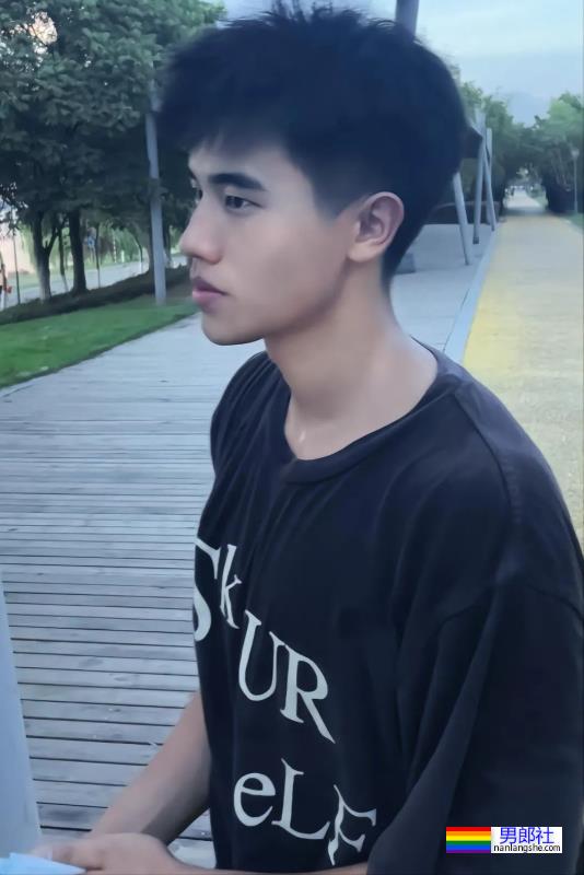 麟杰与21岁程序员 - 51虹马