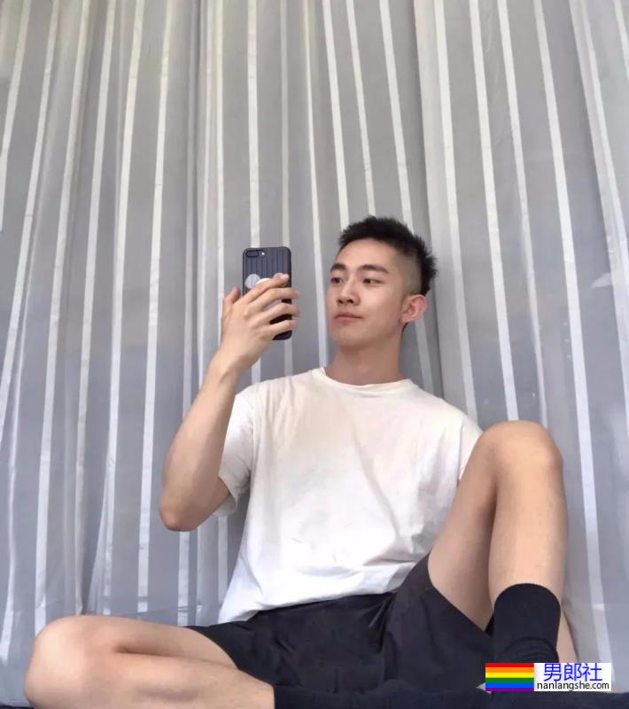 湖北腹肌小哥，男生就该这样-51虹马