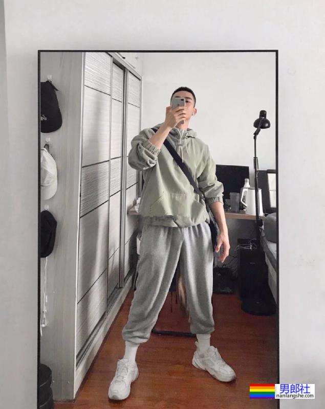 湖北腹肌小哥，男生就该这样 - 51虹马